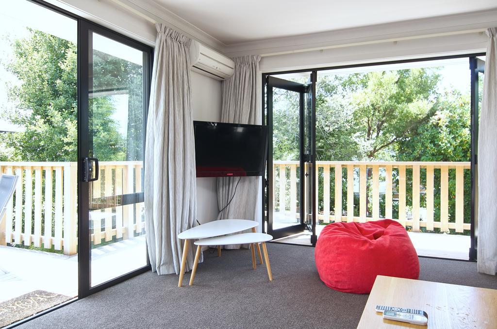 Brookside Villa - Christchurch Holiday Homes Экстерьер фото